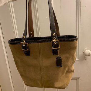 Coach Vintage Tan Suede Shoulder Bag B33-9579